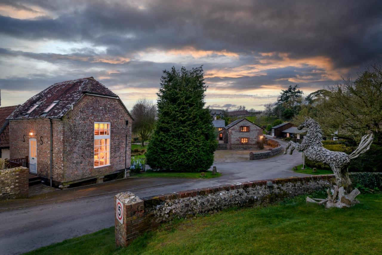 Luccombe Farm Holiday Cottages Milton Abbas Экстерьер фото