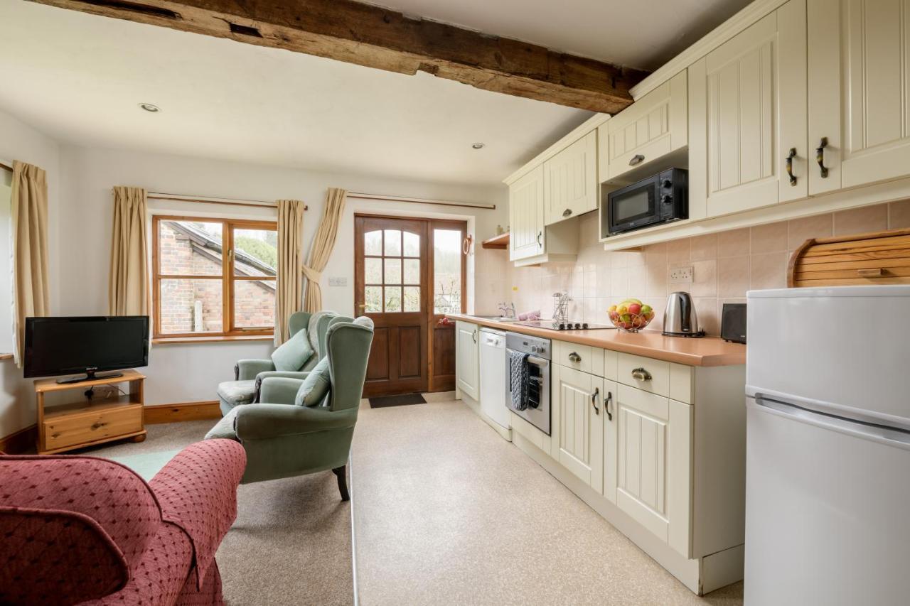 Luccombe Farm Holiday Cottages Milton Abbas Экстерьер фото